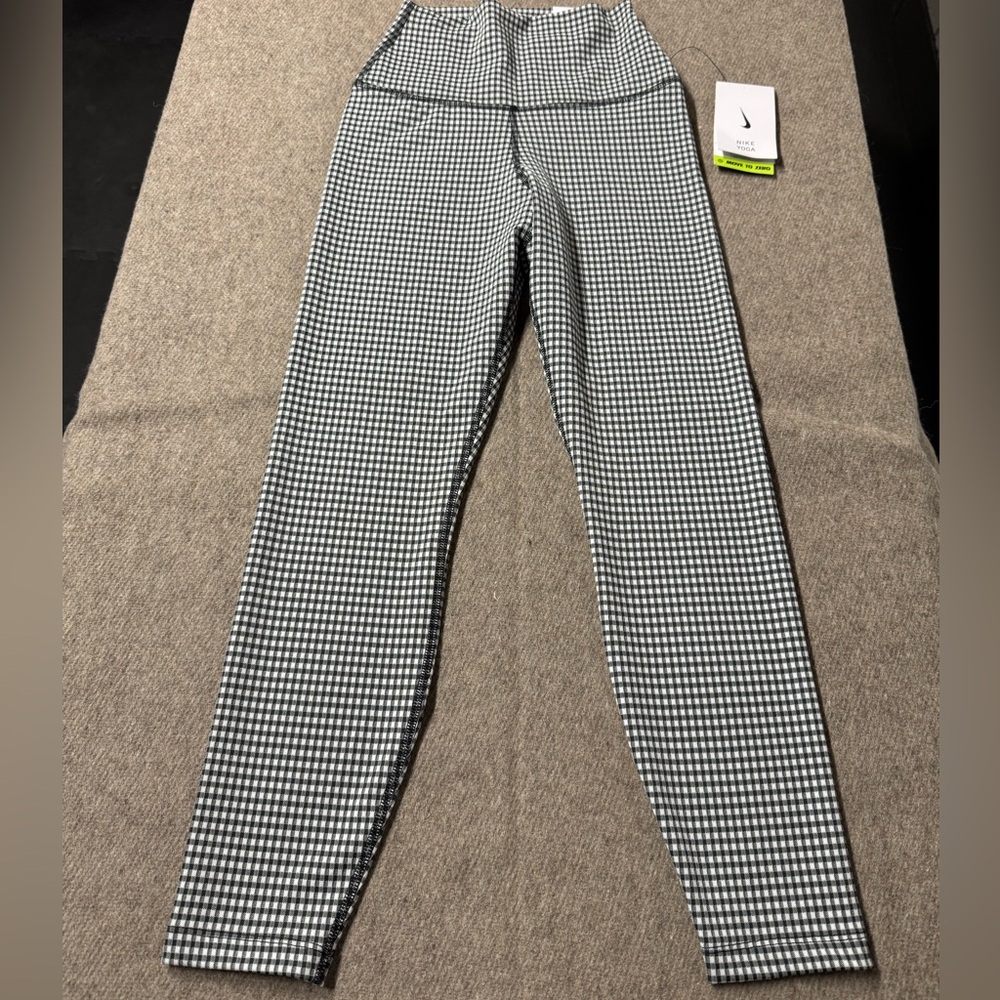 Nike Women’s Yoga Pants Pants NWT